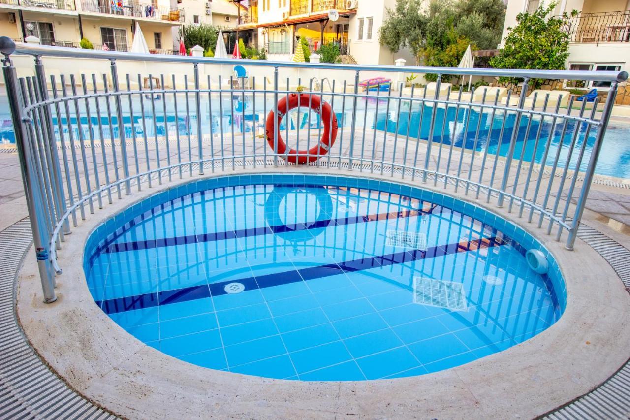 Tayfun Apart Hotel Ölüdeniz Esterno foto